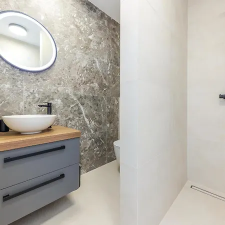 Awesome In With Kitchen Feriehus Kaštel Stari
