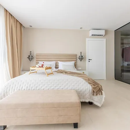 Awesome Home In Kastel Stari With Sauna Tatil Evi *