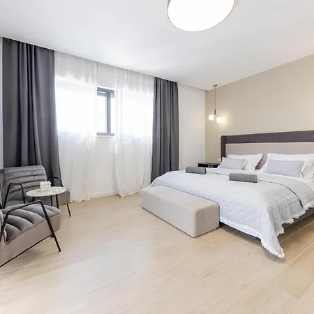 Awesome Home In Kastel Stari With Sauna Tatil Evi