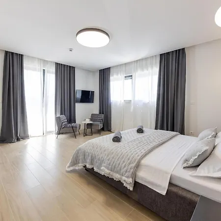 Awesome Home In Kastel Stari With Sauna Tatil Evi