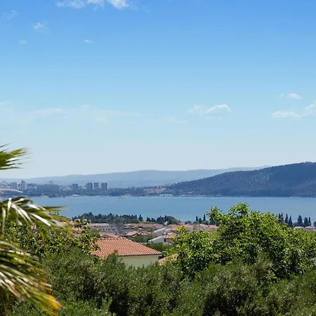 Awesome Home In Kastel Stari With Sauna