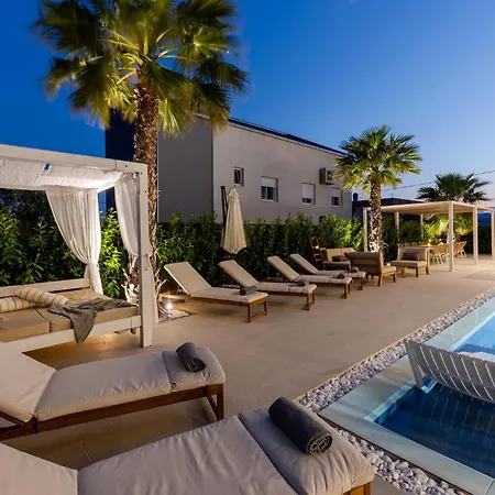 Awesome Home In Kastel Stari With Sauna *