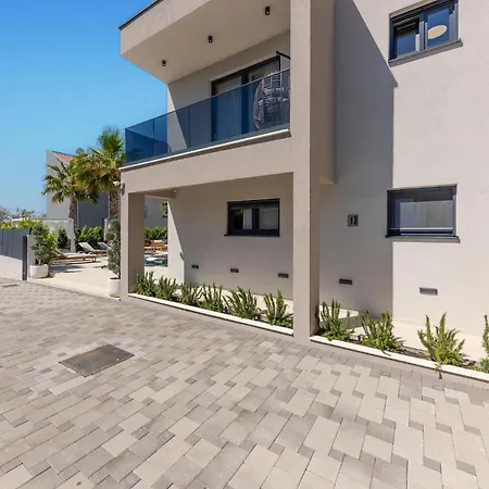 Awesome In With Kitchen * Kaštel Stari