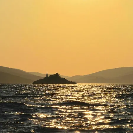 Tatil Evi Awesome Home In Kastel Stari With Sauna *
