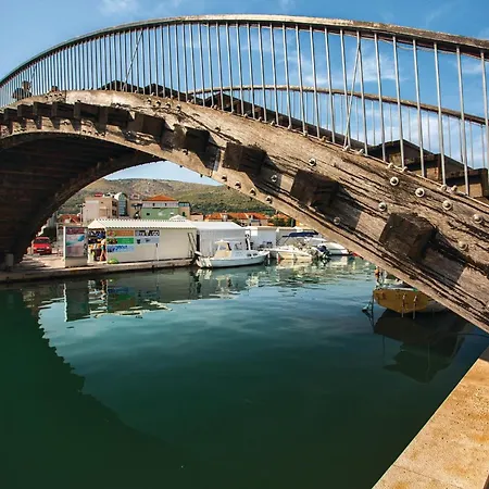 Tatil Evi Awesome Home In Kastel Stari With Sauna Kaštel Stari